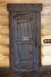 Дверь в деревенском стиле №14 Входная