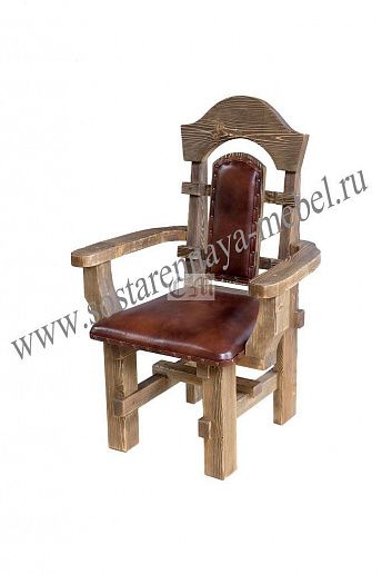 Кресло из дерева с обивкой – фото