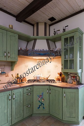 Кухня в стиле прованс из массива дерева – фото